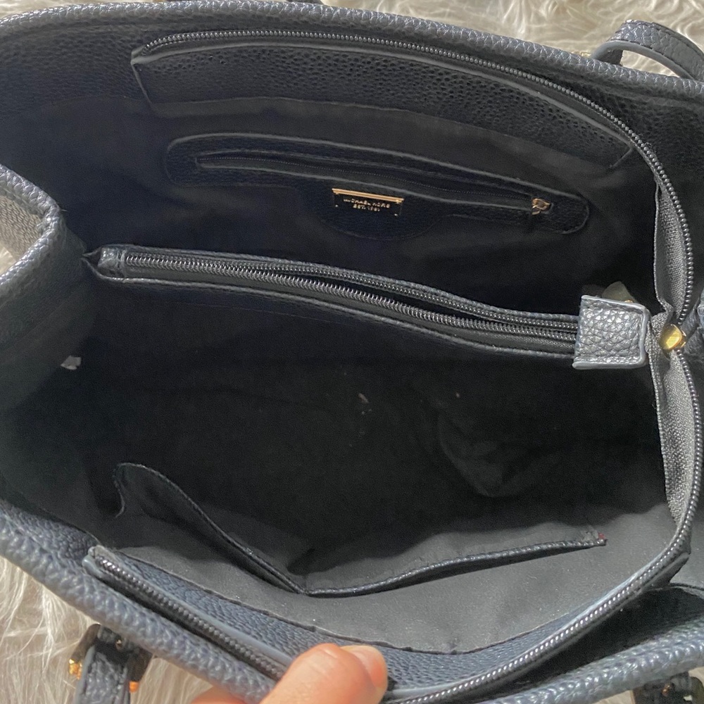 MK Purse 👛 - Picture 4 of 4
